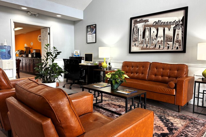 Super 8 by Wyndham Alexander City