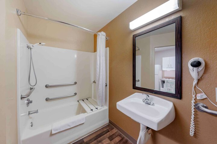 Room 20 of 27