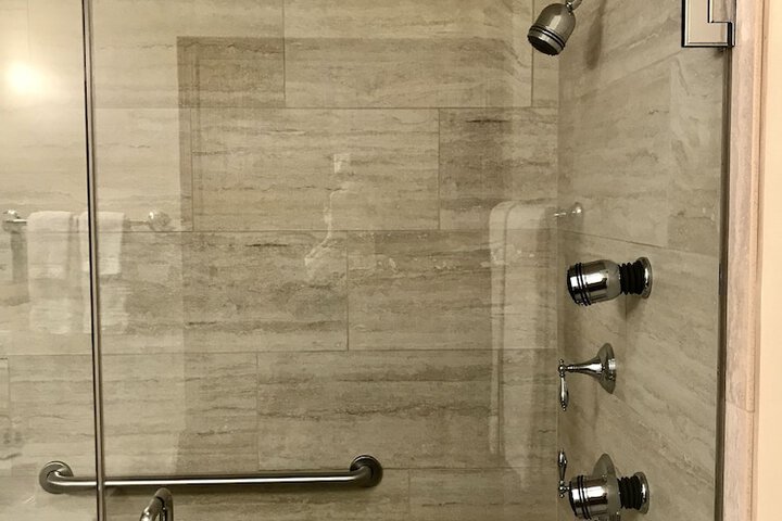 Room 51 of 157