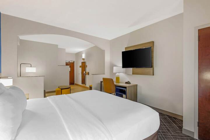 Comfort Suites Sumter near Shaw AFB