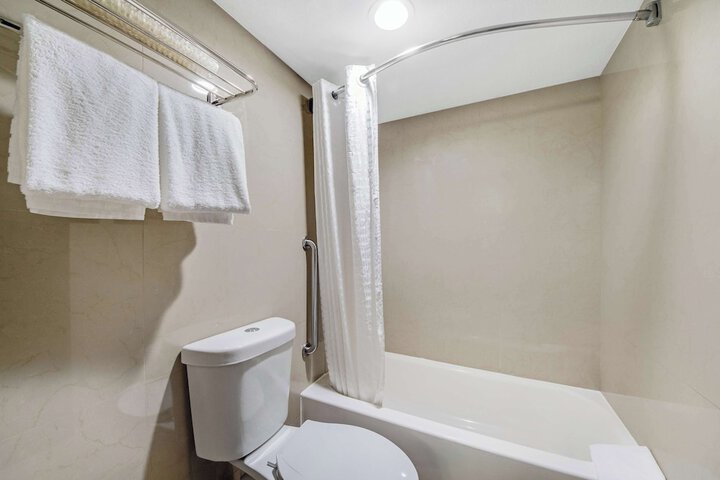 Room 14 of 24