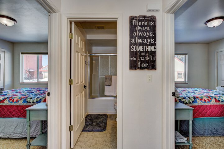 Room 32 of 67