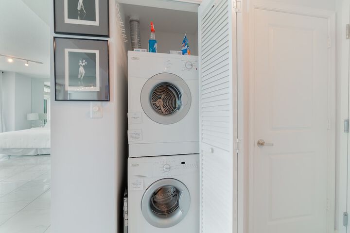 Casa Costa 308s Studio Pools, Jacuzzi, Beach, Shops & Dog Friendly