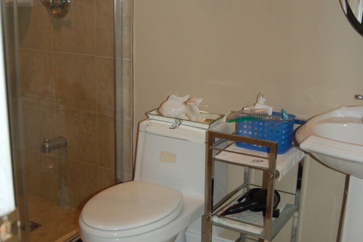 Room 12 of 22