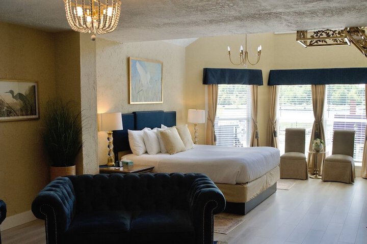 Room 40 of 153