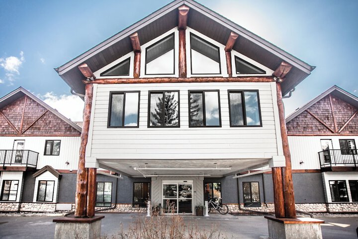 Basecamp Lodge Canmore