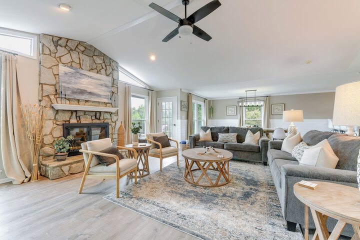 Lakefront Sherrills Ford Haven w / Boat Dock!