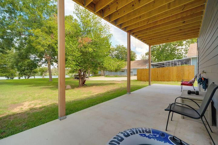Cozy Casita & Cabana on Lake Marble Falls!