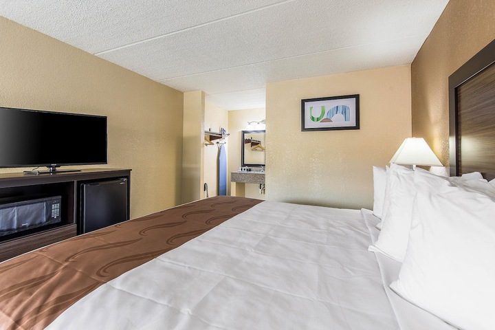 Room 14 of 25