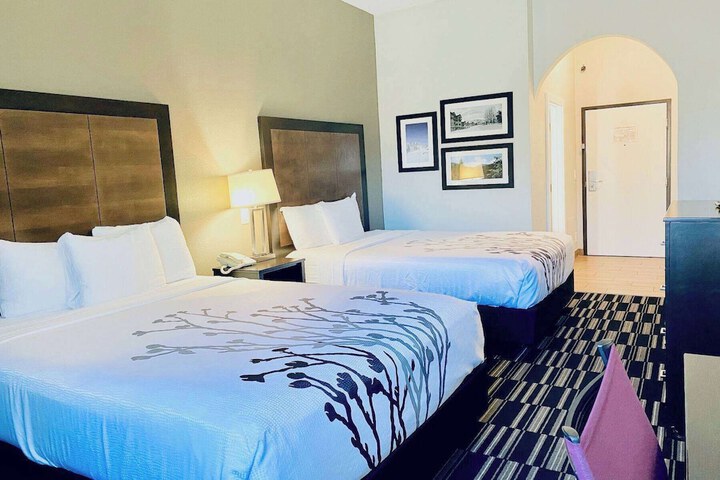 Room 20 of 37
