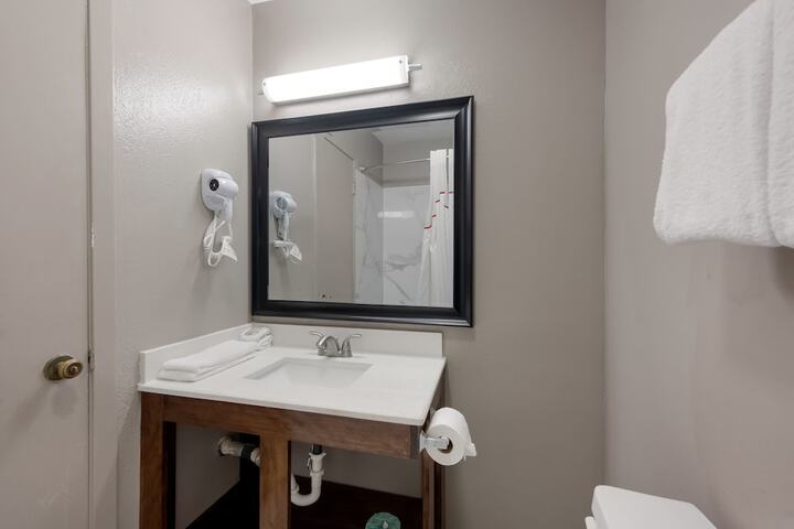 Red Roof Inn Madisonville