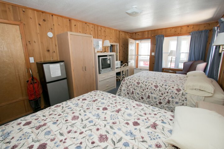 Room 128 of 199