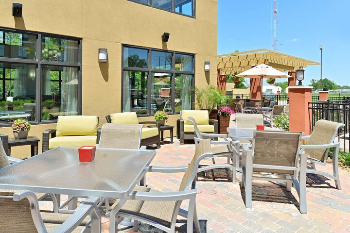 Hotel 4 of 80