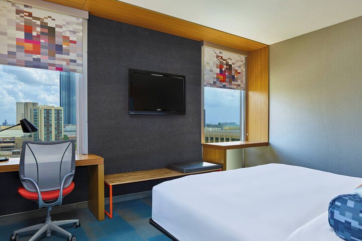Room 16 of 27