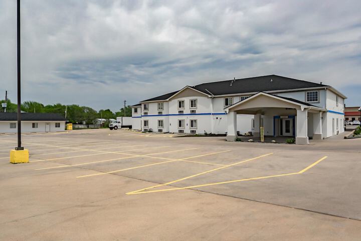 Hotel 5 of 41