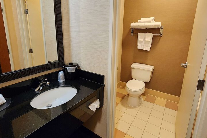 Room 14 of 33
