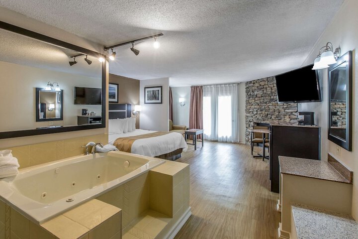 Room 21 of 28