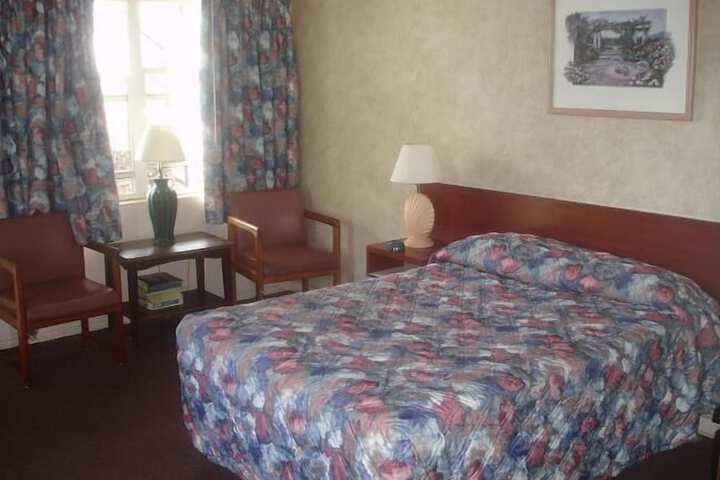 Room 8 of 15