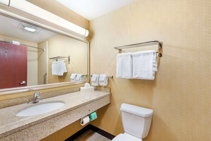 Best Western Plus Victor Inn & Suites