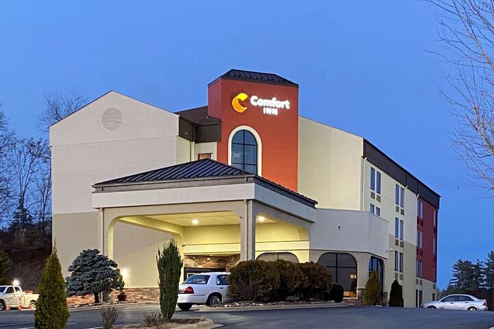 Hotel 5 of 71
