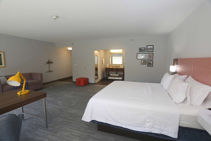 Room 13 of 29