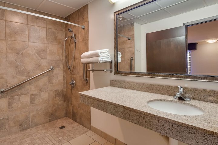 Room 8 of 25