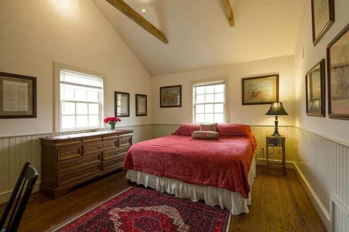 Room 34 of 47