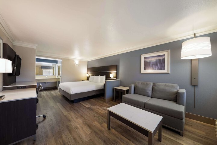 Best Western Inn & Suites Lemoore