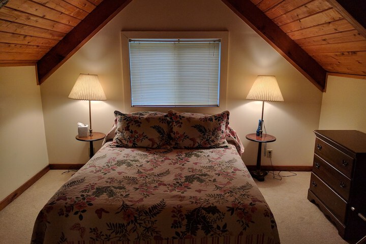 Alexanders Lodge