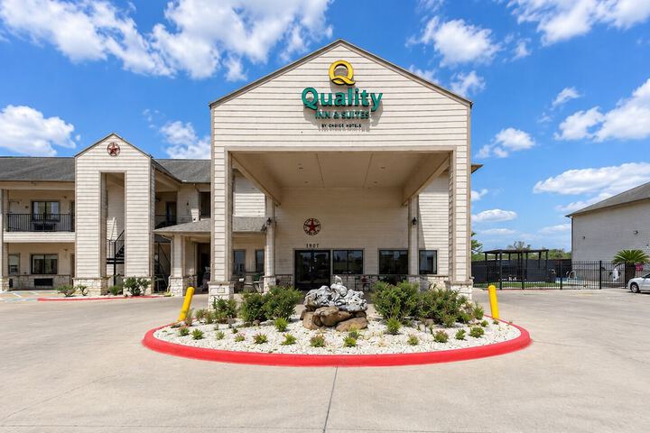 Quality Inn & Suites Victoria South