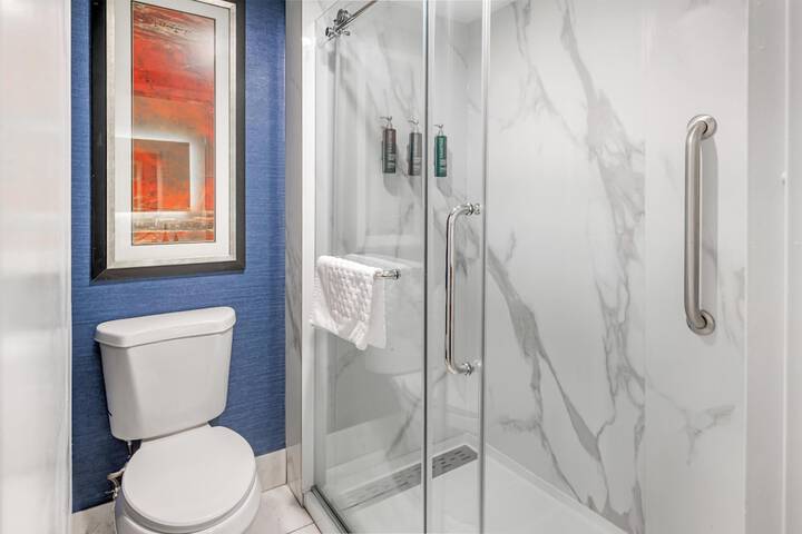 Best Western Plus Miamisburg-Dayton Suites Banquets & Hotel