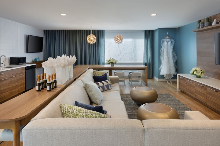 Ballroom/Hall 40 of 45