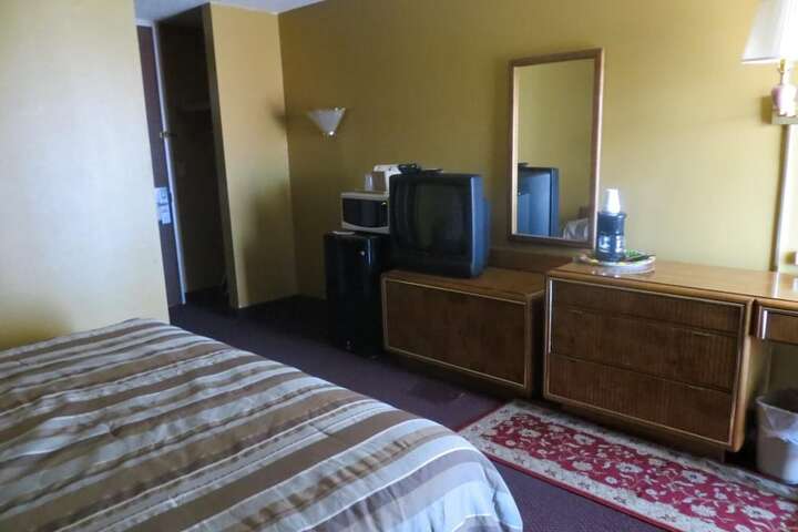 Room 37 of 42