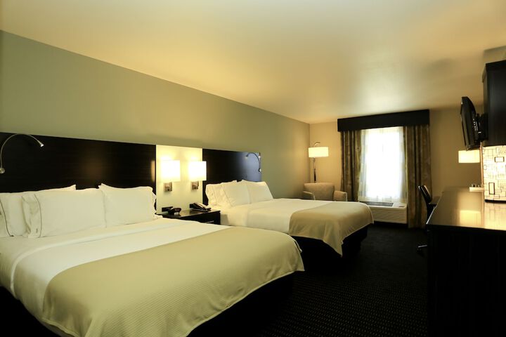 Room 11 of 28