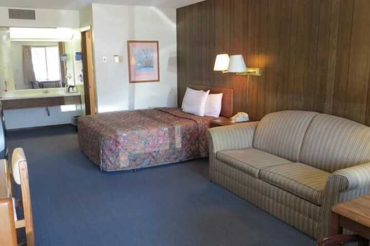 Room 5 of 6