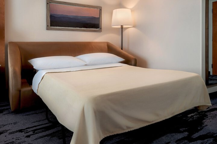 Room 10 of 26