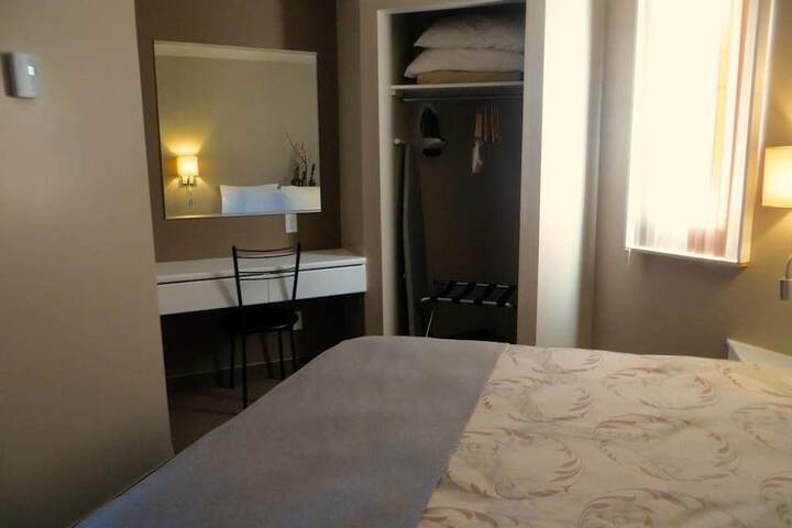 Room 19 of 32