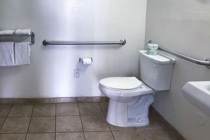 Room 18 of 35