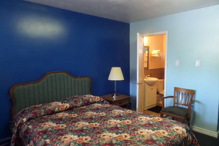 Room 28 of 43