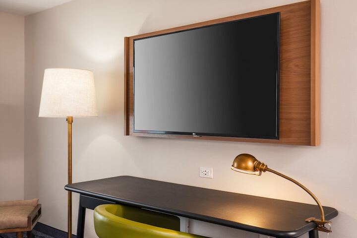 Room 13 of 22