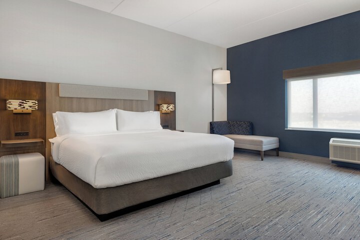 Room 35 of 68