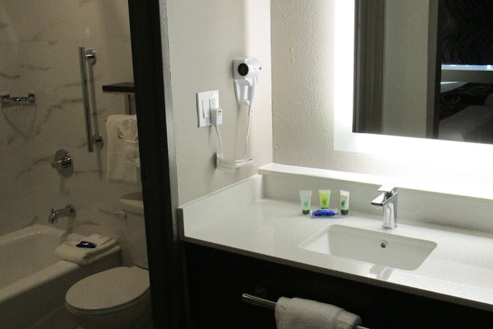 Room 13 of 25