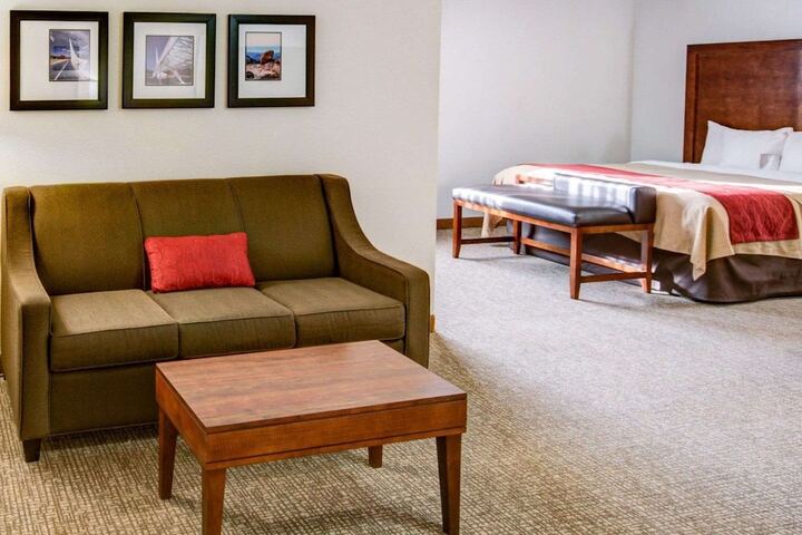 Room 9 of 39