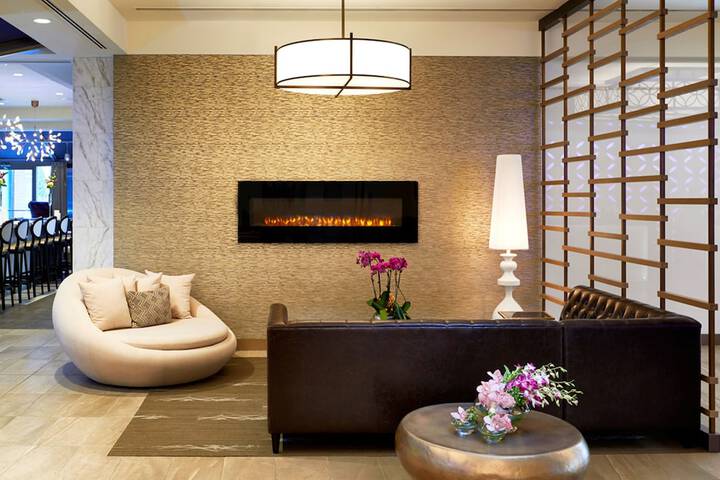 Hotel Interior 9 of 28