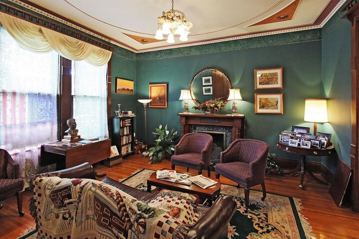 Room 28 of 39