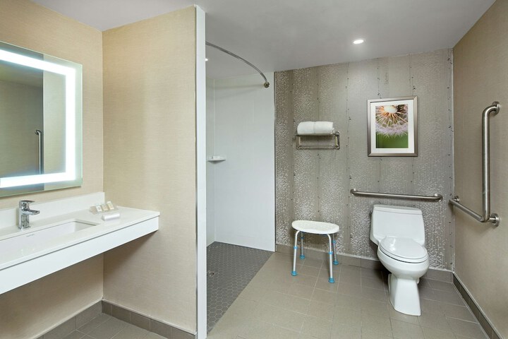 Hilton Garden Inn Toronto / Oakville