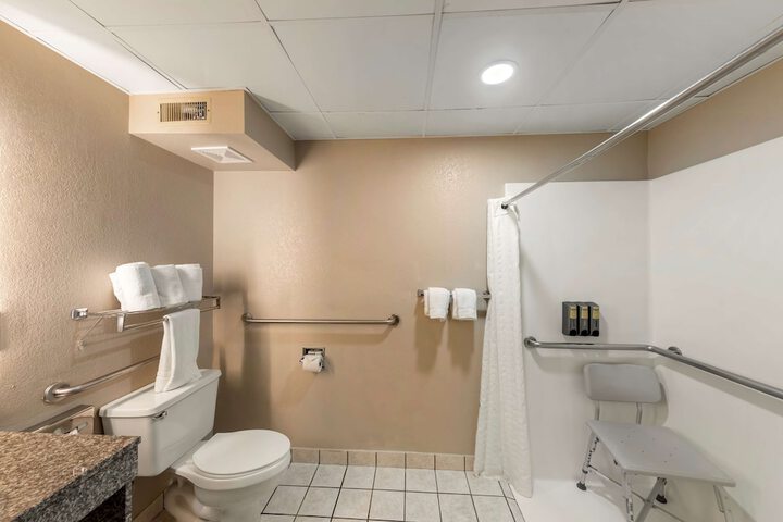 Room 30 of 41