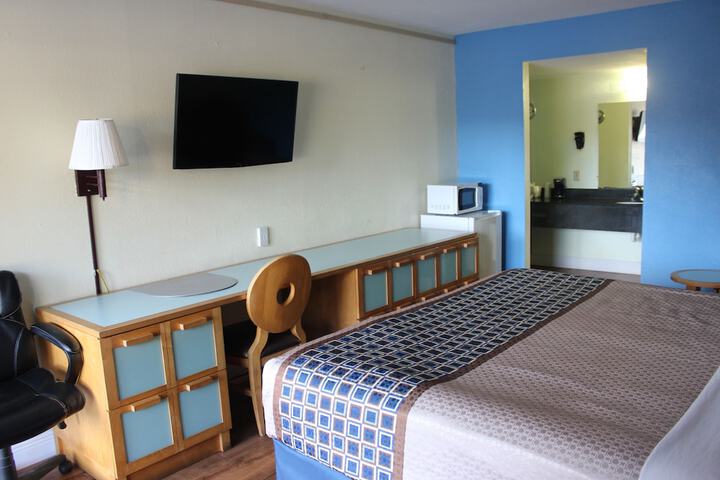 Room 33 of 34