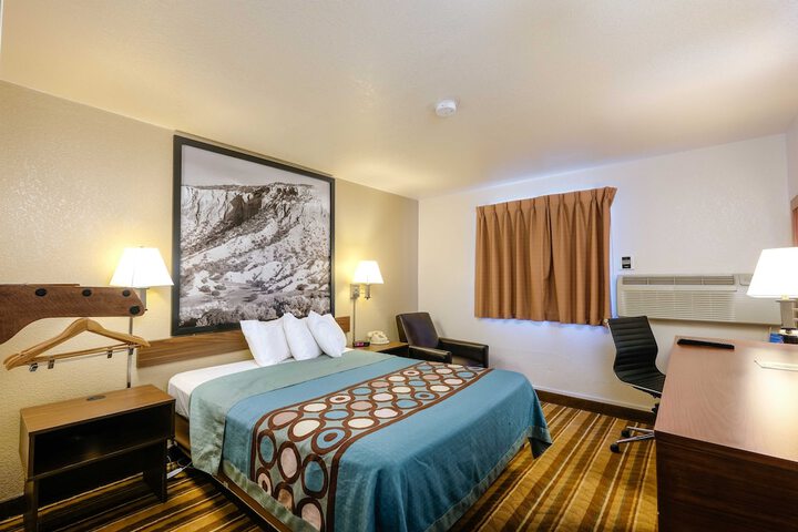 Room 18 of 34