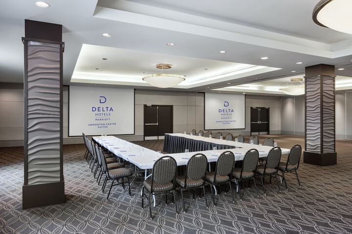 Delta Hotels by Marriott Edmonton Centre Suites
